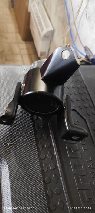 Продам подушка двигателя