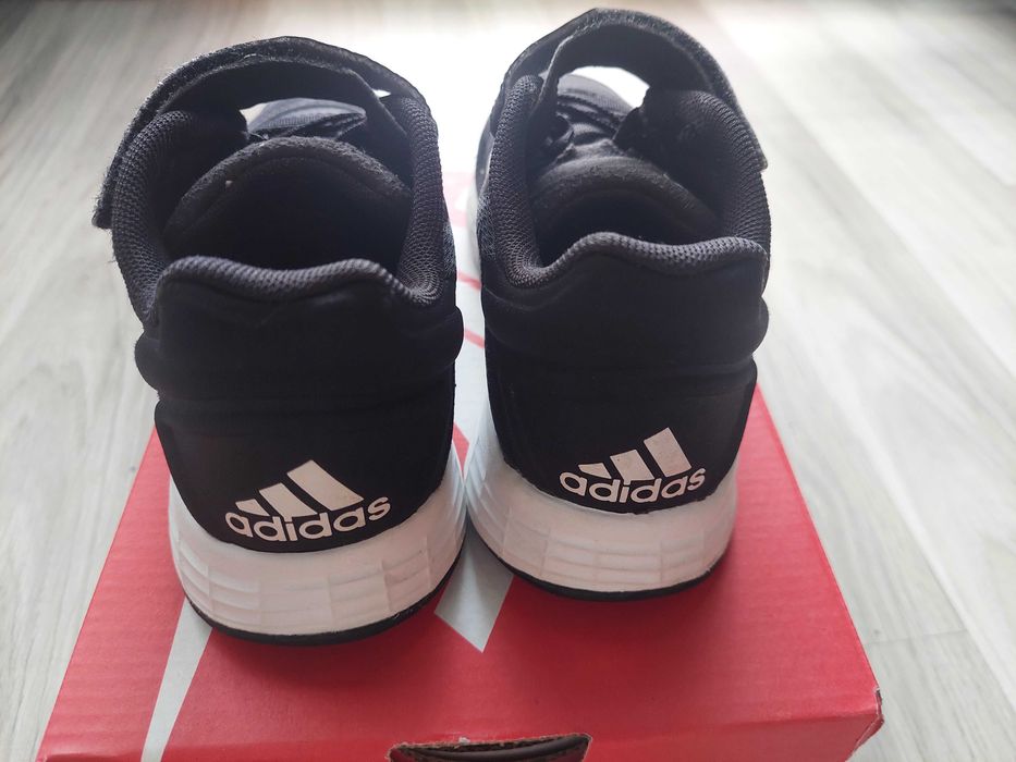 Маратонки Adidas 30 номер