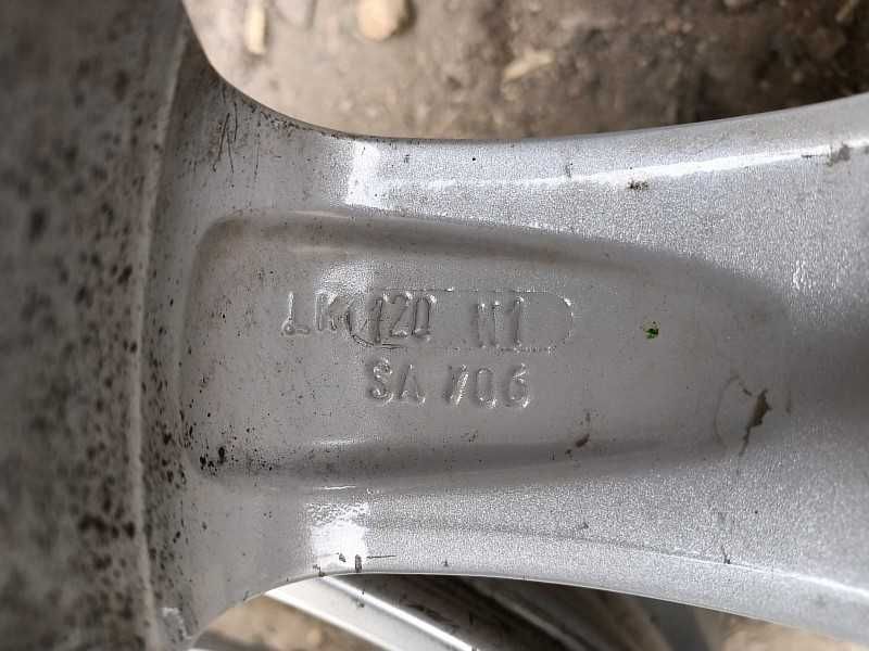 Продам оригинальные легкосплавные диски на автомашину БМВ