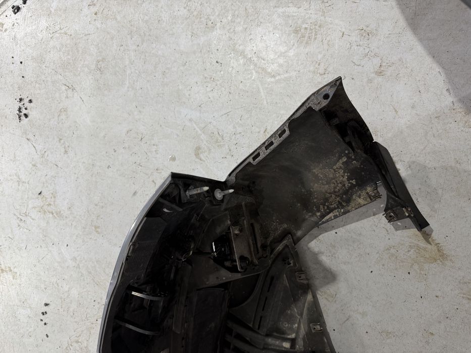 Bara fata completa audi a8 2016