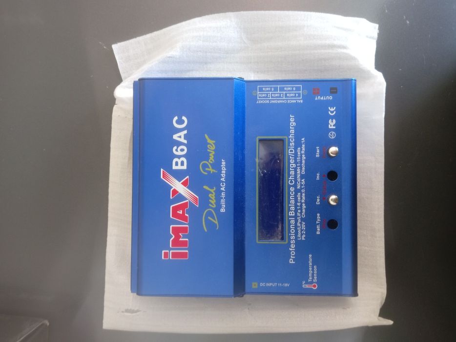 iMAX B6AC Dual Power, универсальное зарядное устройство.