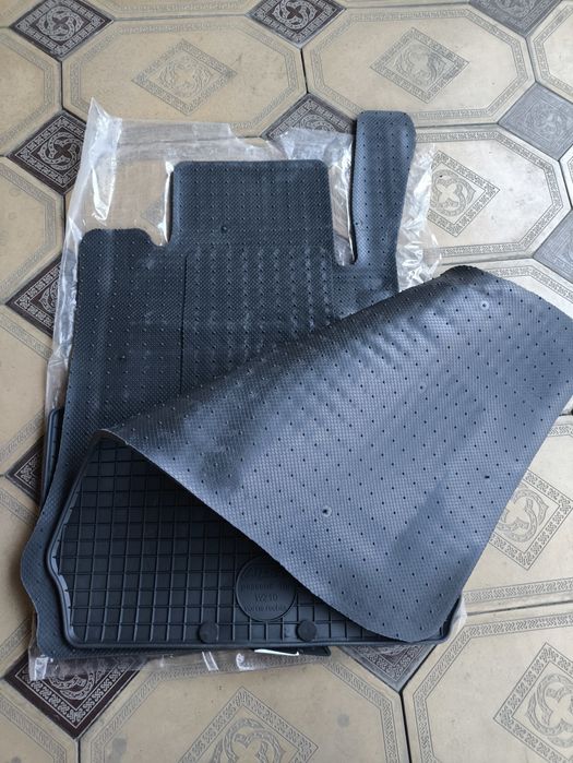 Полики Mercedes W210. Новые.