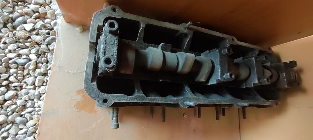 Продаётся головка с распредвалом