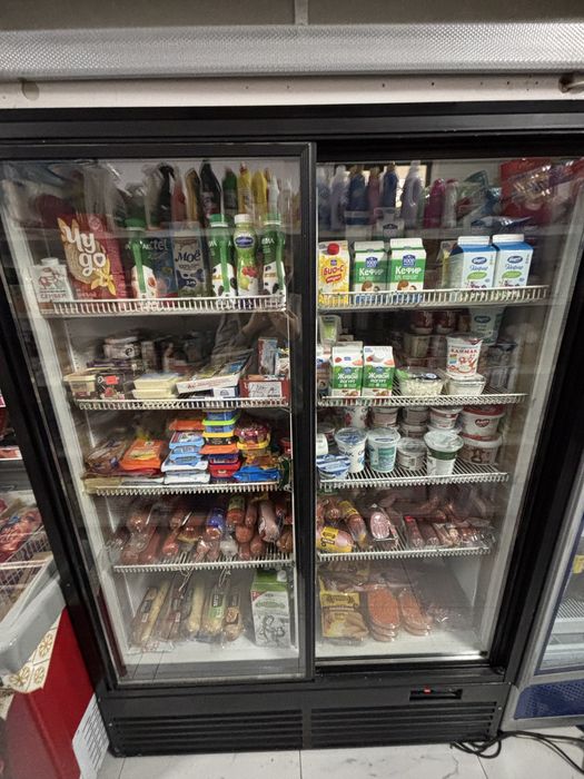 Холодильник витринный