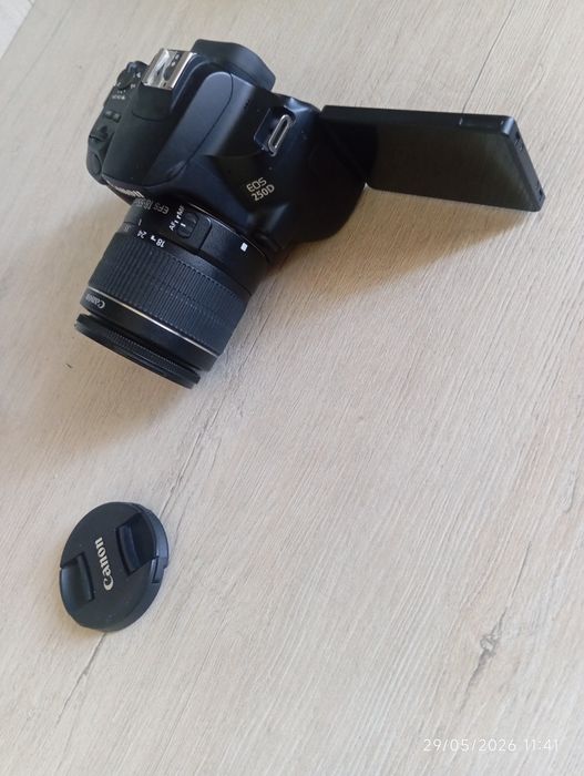 Canon EOS 250D fotoapparati