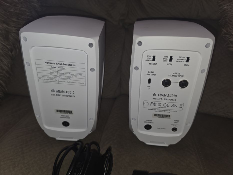 Adam audio d3v white  monitor audio activ