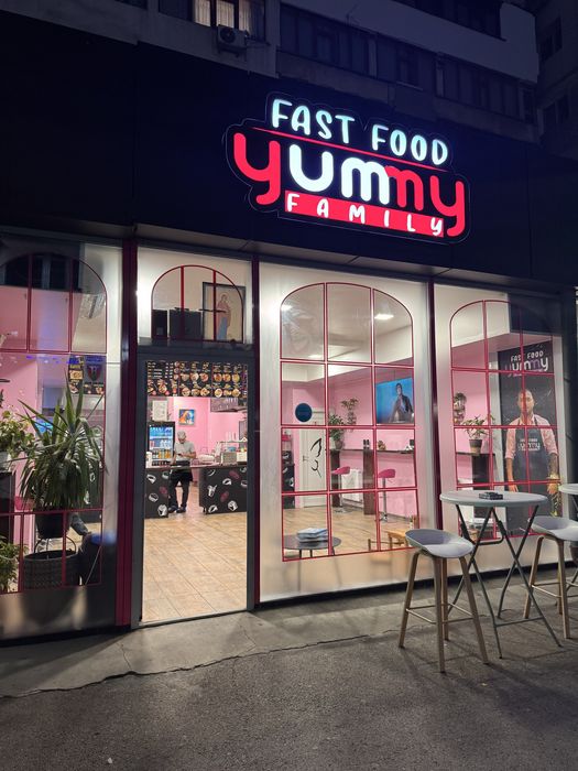 Vând afacere fast-food & patiserie Yummy Family Galați – la cheie