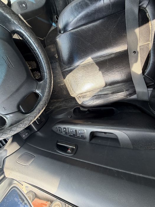 Kia Carens 2.0 CRDi 140 к.с. 2007-2012 На части