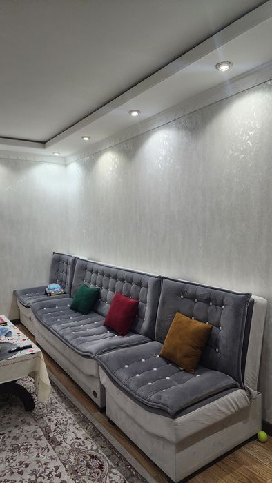 Продаю диван и два кресла.