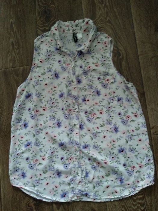 Потник бял на цветя