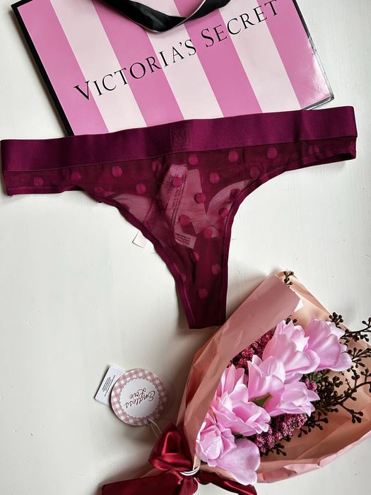 Victoria`s Secret нови оригинални дамски бикини тип прашки M размер