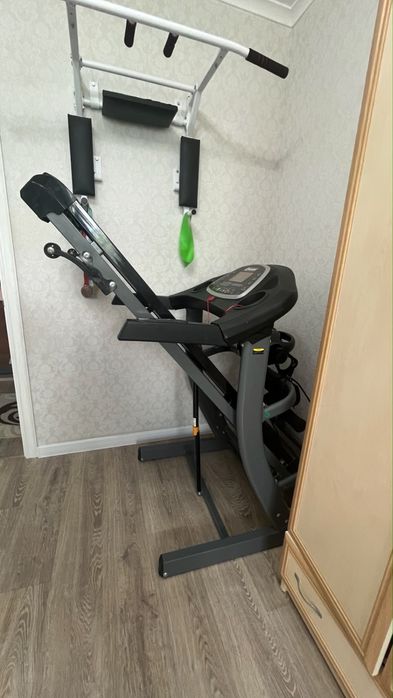 Продам беговую дорожку