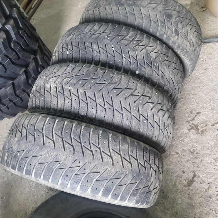 Продам резина 215.на 60.р16