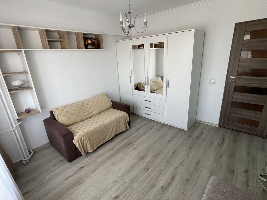 Inchiriez Apartament 2camere, 65mp /Decebal/loc de parcare