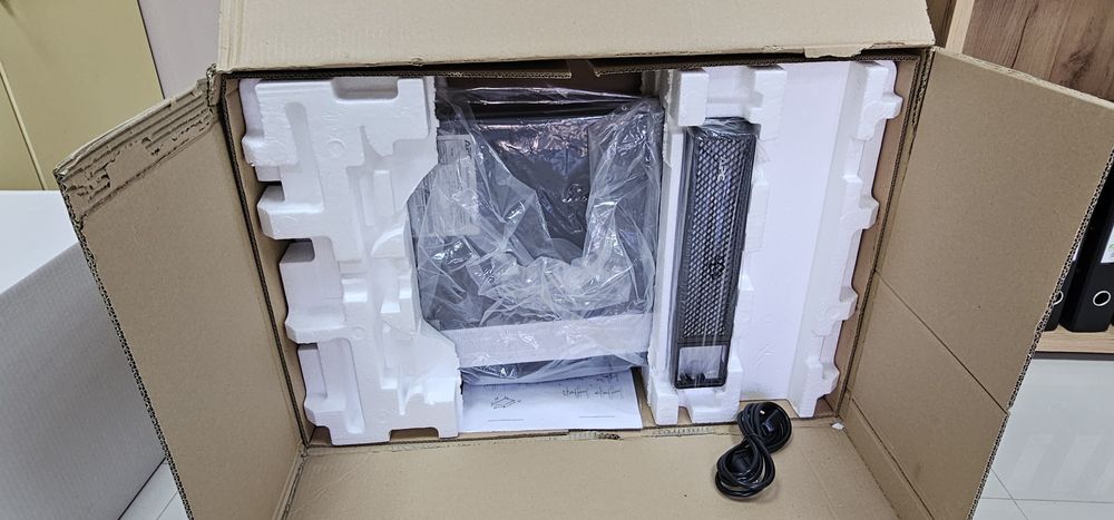 APC Smart-UPS SRT 3000VA (SRT3000XLI) Нов - неизползван