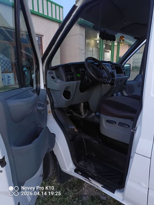Moshina sotiladi ford tranzit