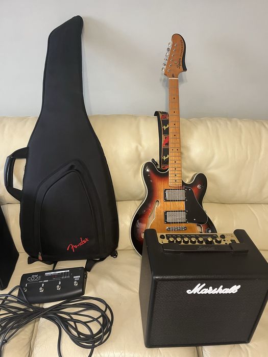 Chitara electrica Squier si statie bluetooth Marshall