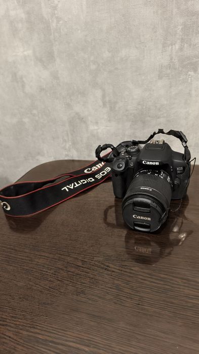 Продам камеру Canon EOS700D