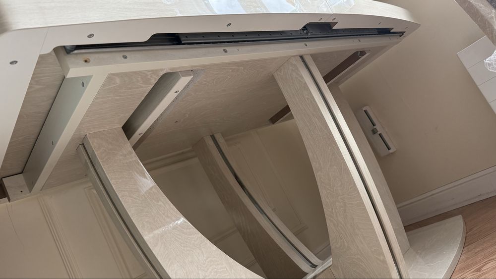 Продам стол италия дерево