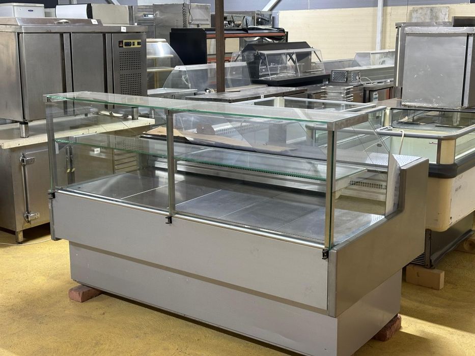 Витринный холодильник, оборудование