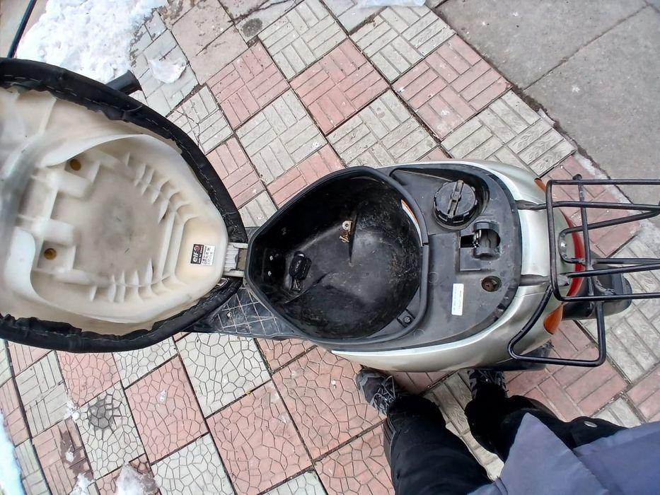 Скутер мопед Suzuki lets4