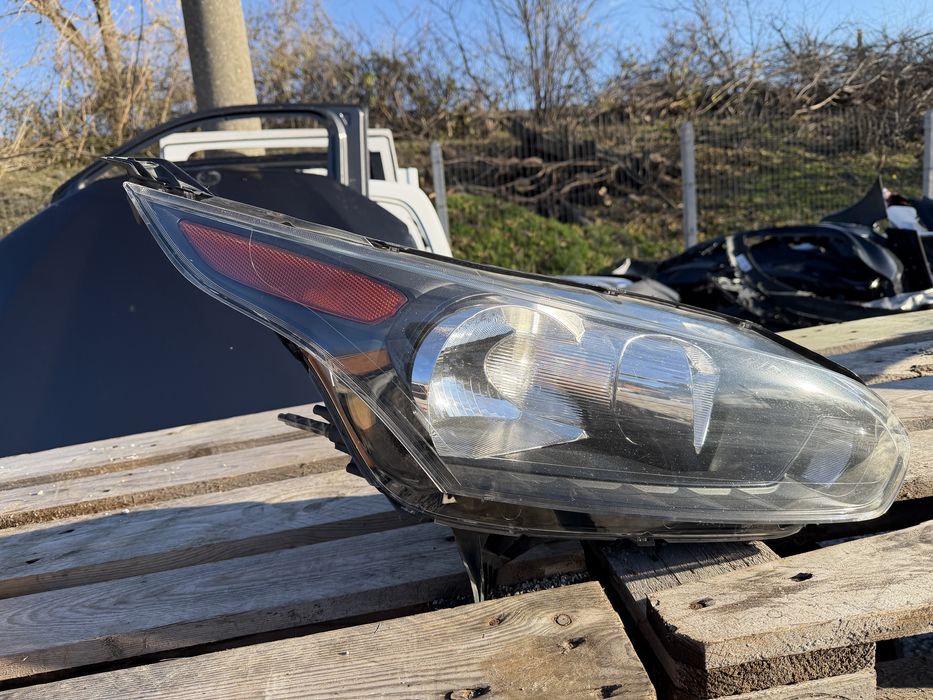 Фар Ford Transit Connect