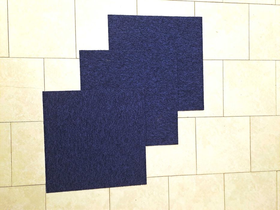 Чисто нови мокетени плочи с размер 50см./50см.