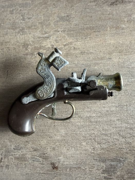 Pistol in miniatura