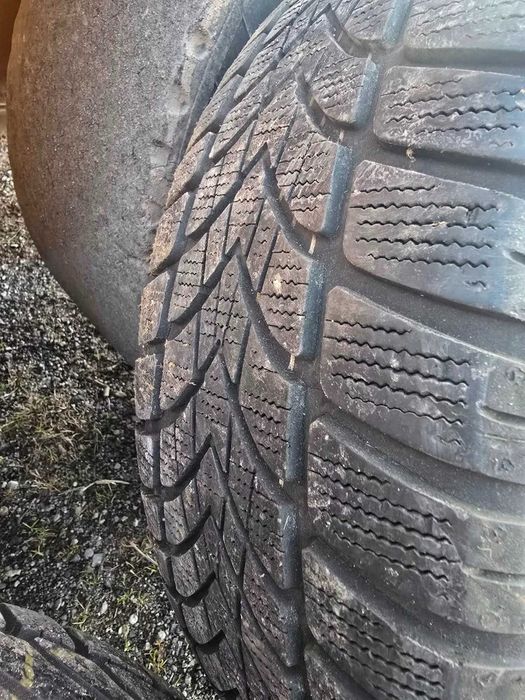 Метални джанти с хубави зимни гуми 16" за Audi A3 8P 2010g