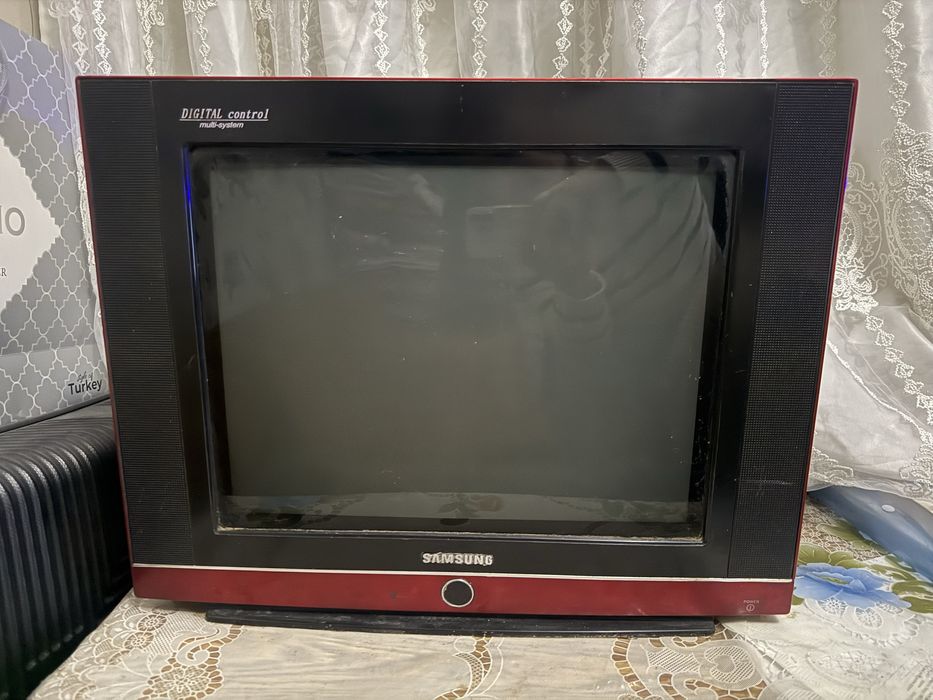 Samsung телевизор.