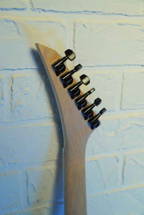 Jackson электрогитара JS Series Dinky Arch Top JS24