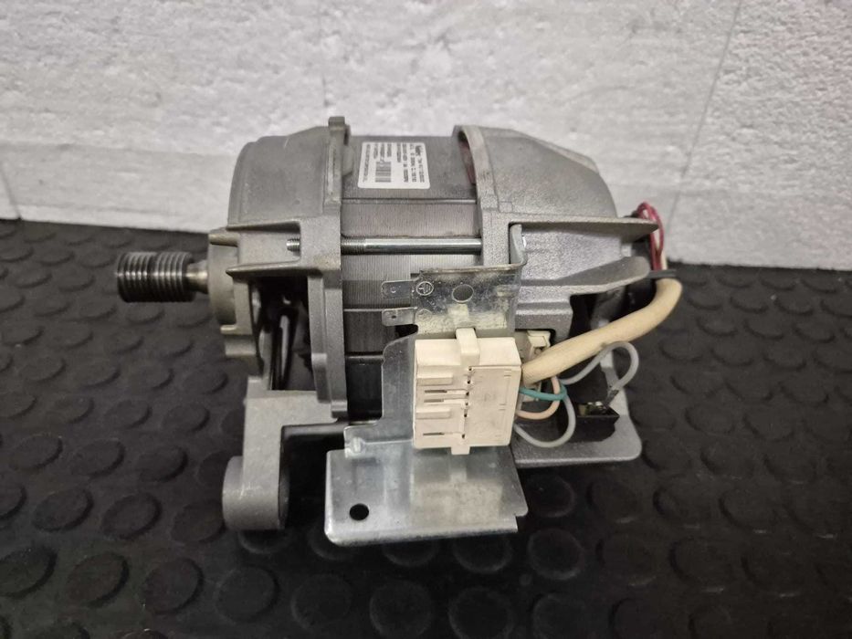 Motor 3 prinderi masina de spalat Whirlpool Indesit , 6 pini /R27