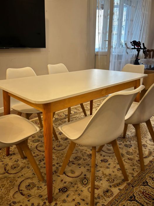 Стол со стульями