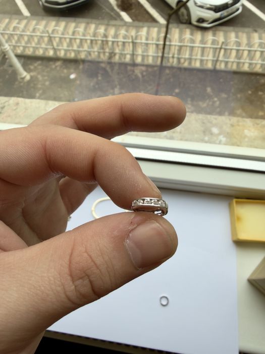 Vand cercei din aur alb nou 14k 1,38 grame (500lei pe gram)