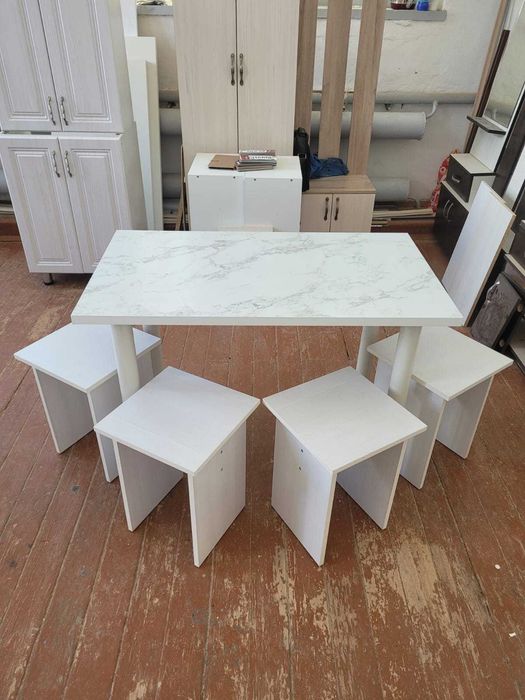 Продам столы со табуретками