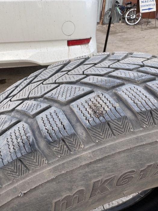 Продам автошины зимние 225/65/17