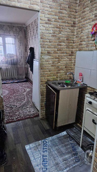 1 / 4 / 4 комн. Чиланзар-20 Кв. Общежитие 19 м2. Все условие Газ есть