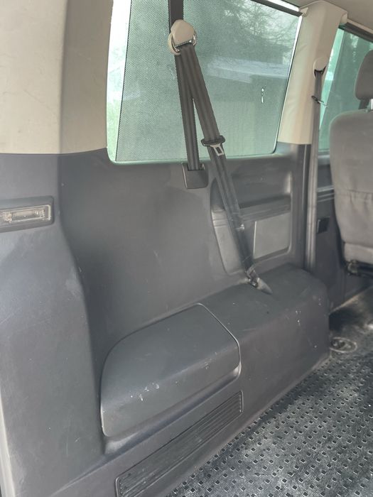 Dezmembrez VW Transporter Carvelle T5 2.5 TDI an 2008