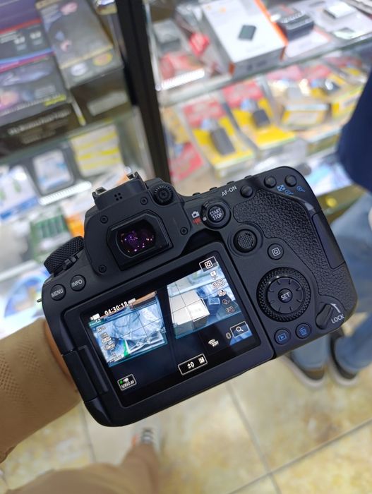 Canon 90d holati idyal karobkasi bor