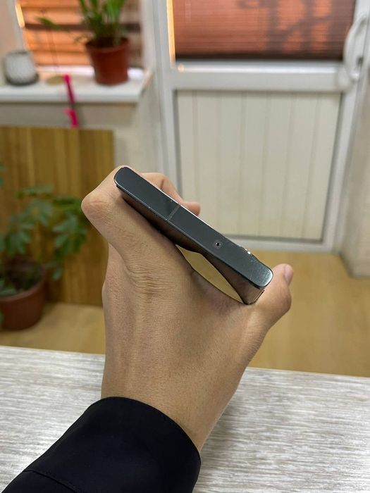 Samsung galaxy s23 ultra 5G 12/512gb holati ideal
Samsung galaxy 
Sam