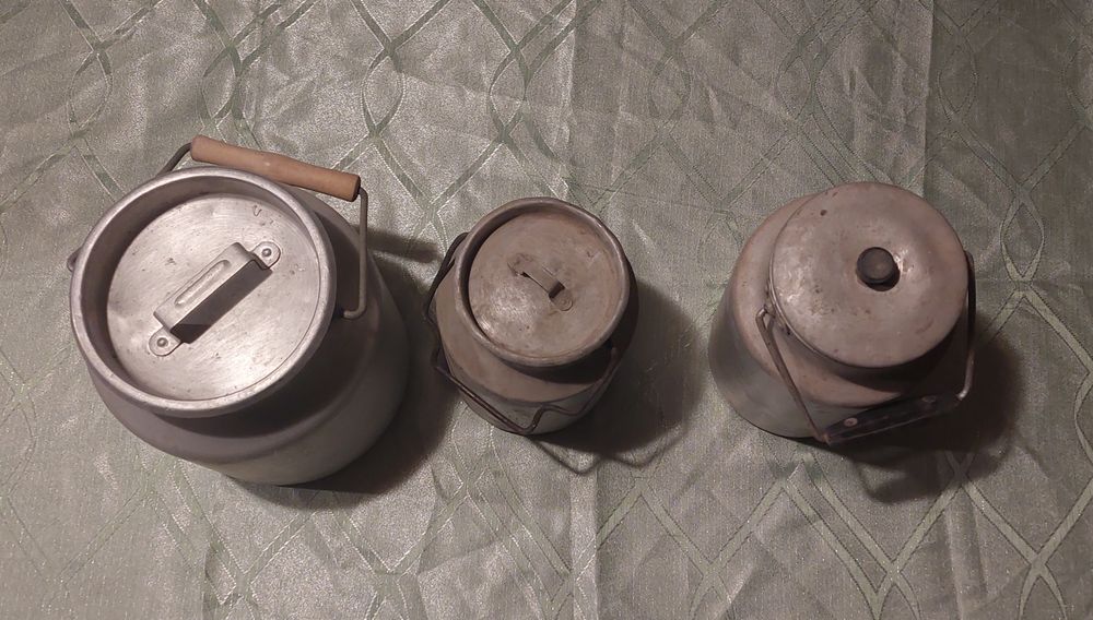 Всё из гаража, отдам дешево, тарелки, фужеры, вазы и т.д. см фото