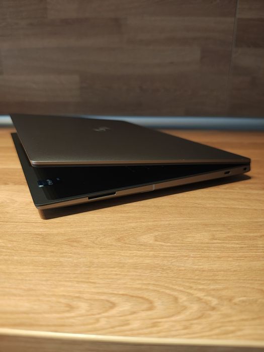 Dell Precision 5690 4K OLED/Ultra 7 165H/RTX 2000 Ada 8GB/32GB DDR5/2TB