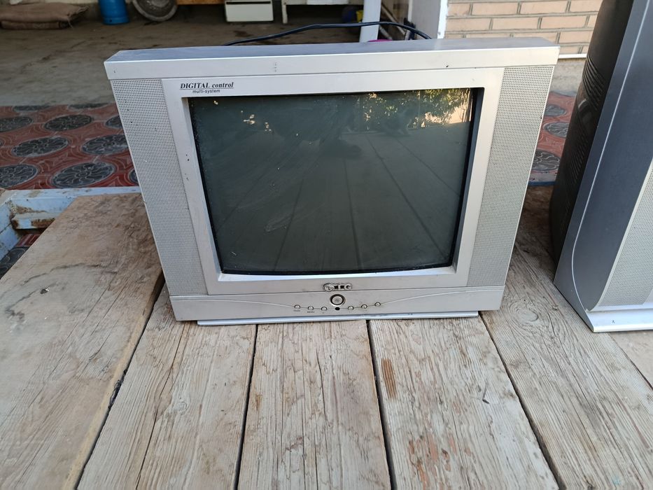 3 та телевизор сотилади