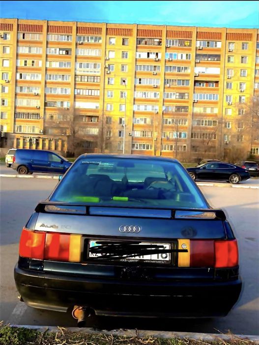 Продам машину Audi 80