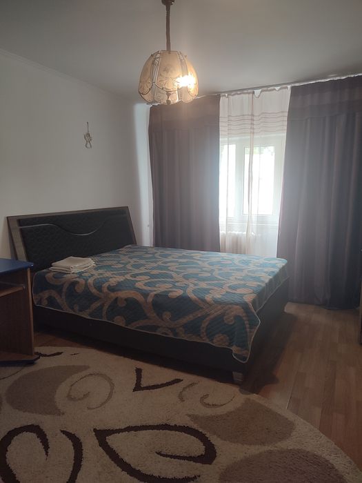Propietar,închiriez apartament cu o cameră,decomandat in Nicolina 1