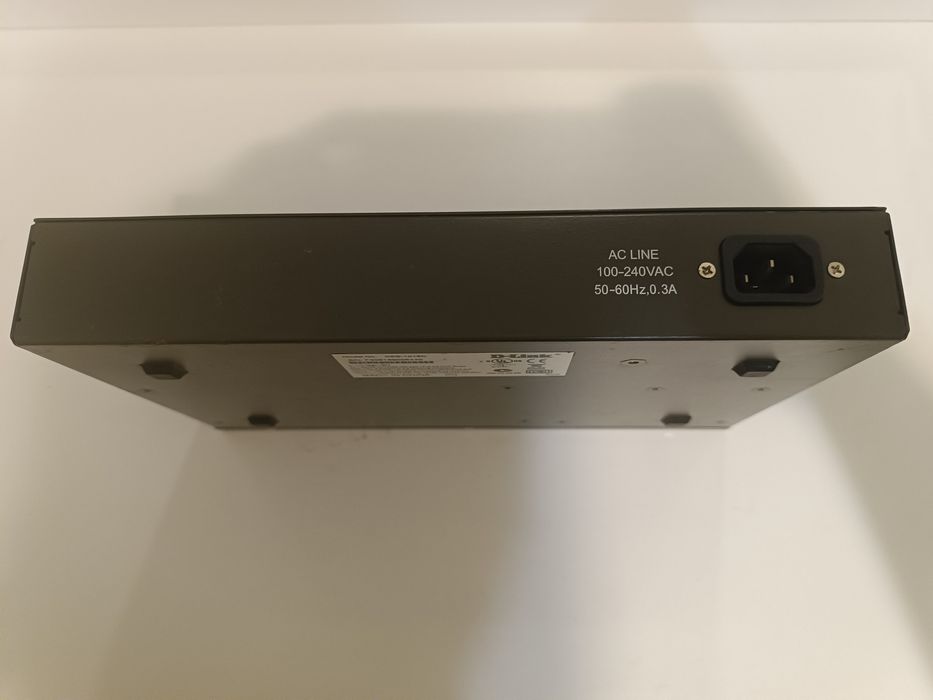 Коммутатор D-Link DES-1016D