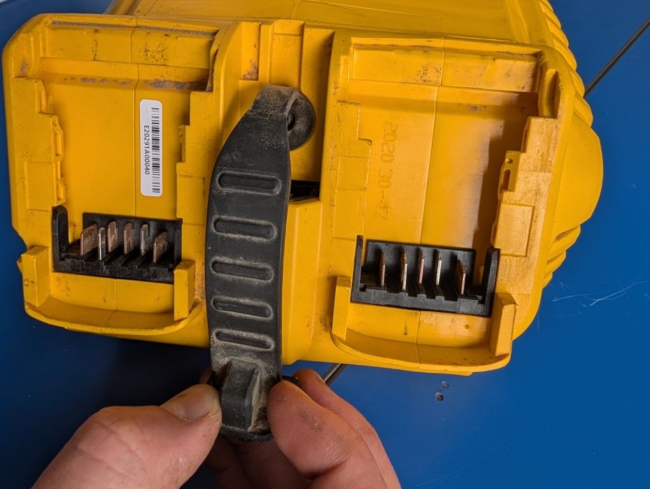 Vând motor Dewalt DHS780