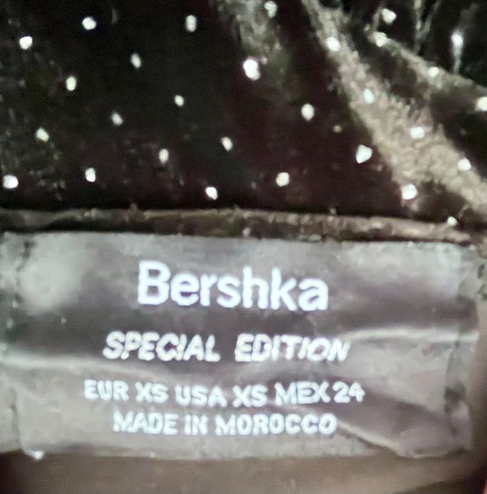 Черна парти рокля от кадифе с брокат хс на бершка