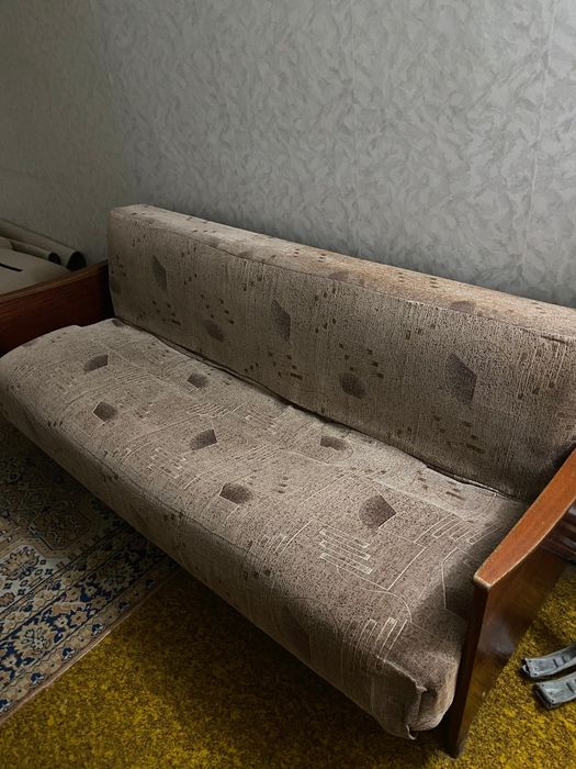 Отдам диван даром