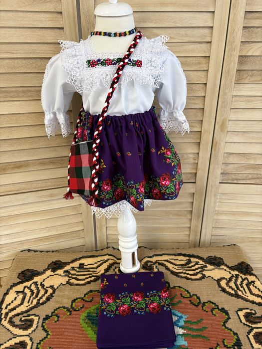 Costum popular pentru fete de Maramures